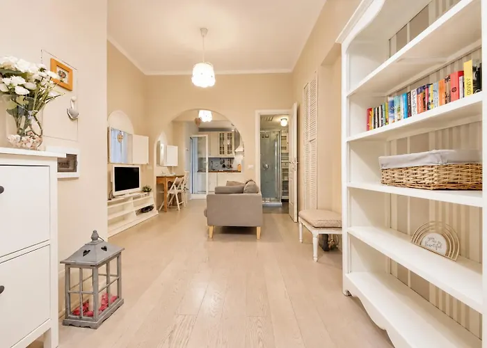 4Bnb - White Home - Private Garden