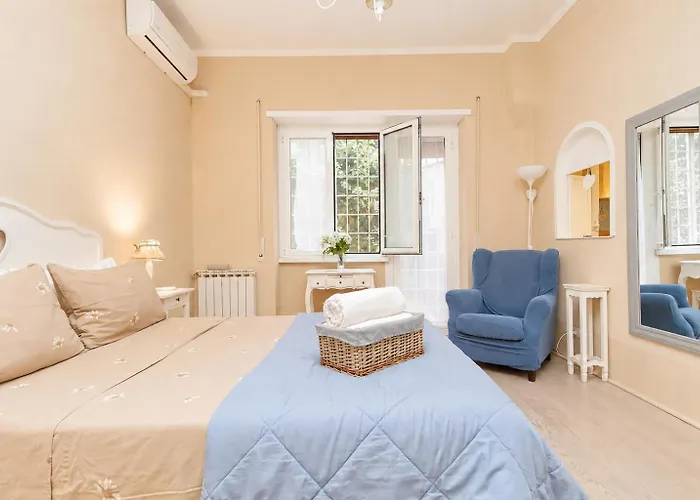 4Bnb - White Home - Private Garden *